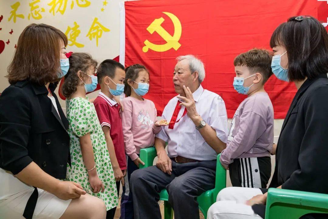 现在飞机票稿套餐说是有接送机服务是什么意思游戏画面